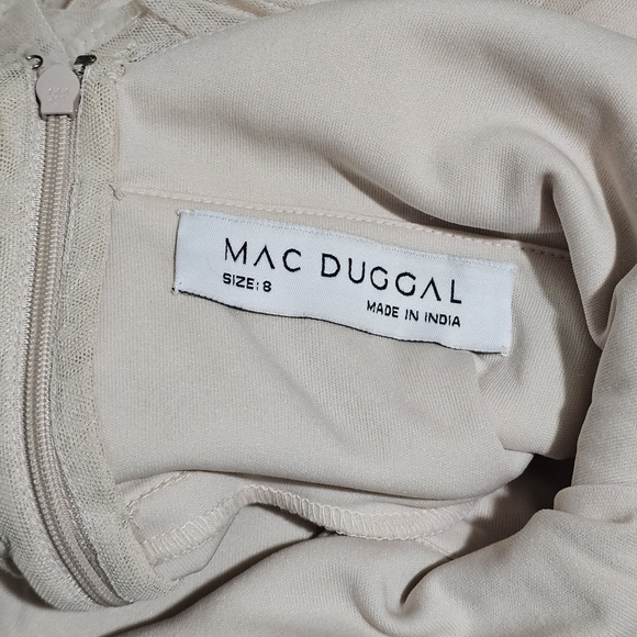 MAC DUGGAL SEQUINED SCALLOP RUFFLE TIERED V NECK GOWN size 8 - Picture 5 of 8